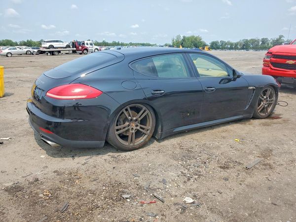 2014 PORSCHE PANAMERA Base (2WD), 4 (4WD)