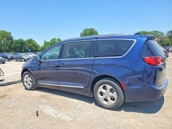 2017 CHRYSLER PACIFICA Touring L Plus
