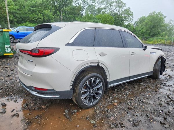2024 MAZDA CX-90 Premium Package