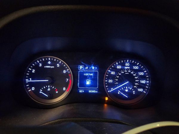 2016 HYUNDAI TUCSON SE