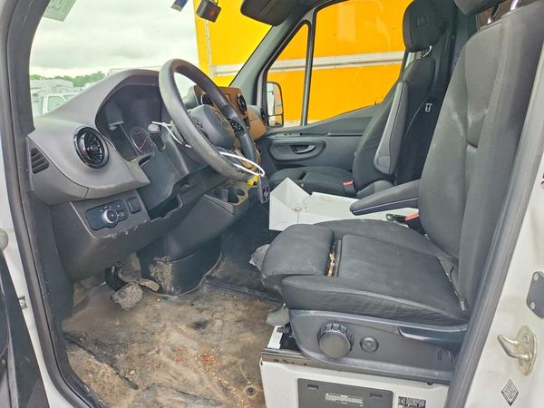 2021 MERCEDES-BENZ SPRINTER 907 (VS30)