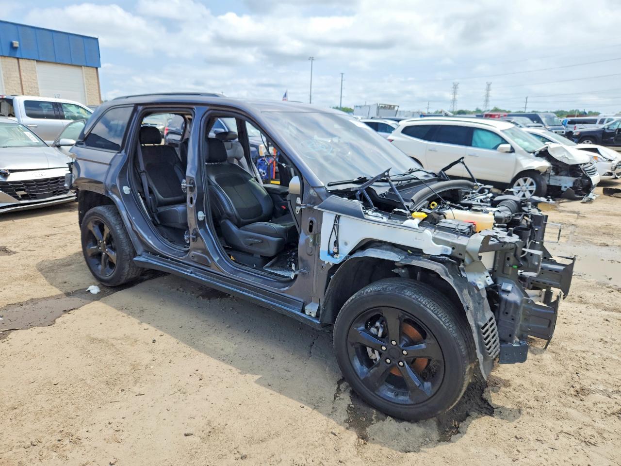 2023 JEEP GRAND CHEROKEE LAREDO 4X4