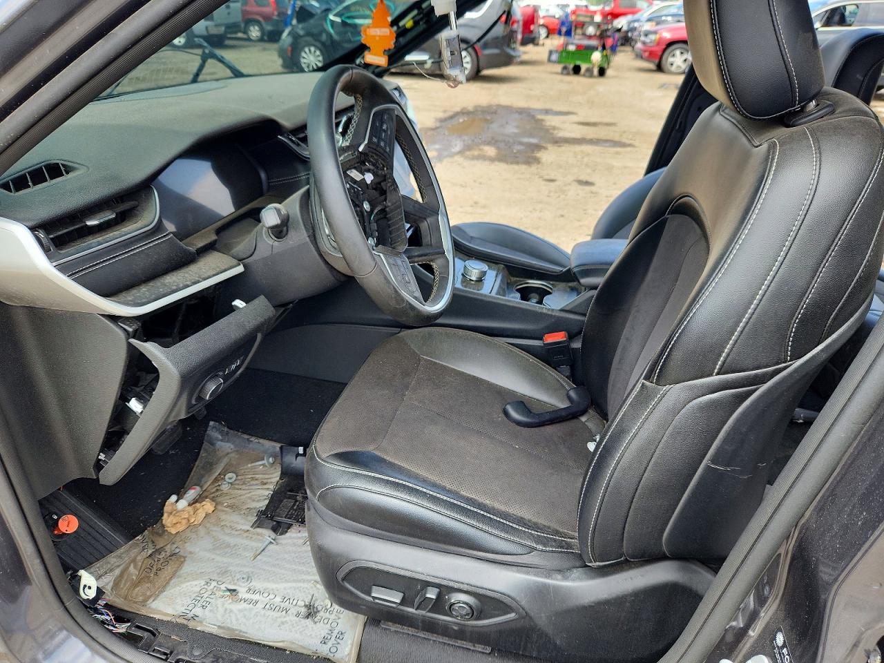 2023 JEEP GRAND CHEROKEE LAREDO 4X4