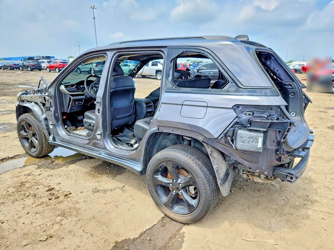 2023 JEEP GRAND CHEROKEE LAREDO 4X4