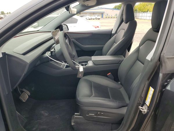 2026 TESLA MODEL Y