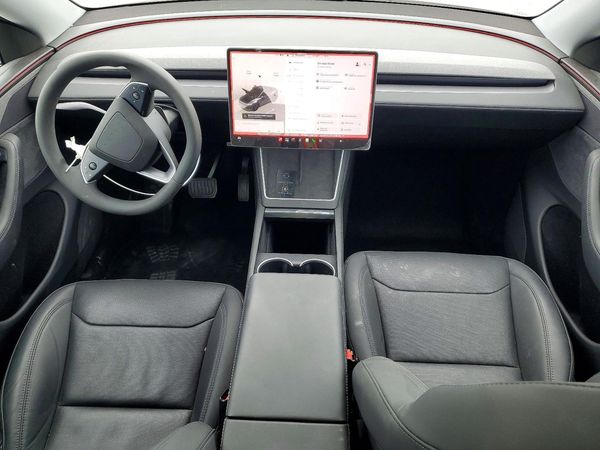 2026 TESLA MODEL Y