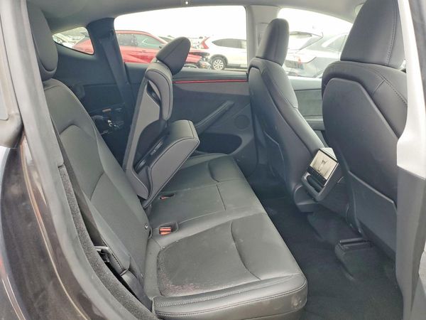 2026 TESLA MODEL Y