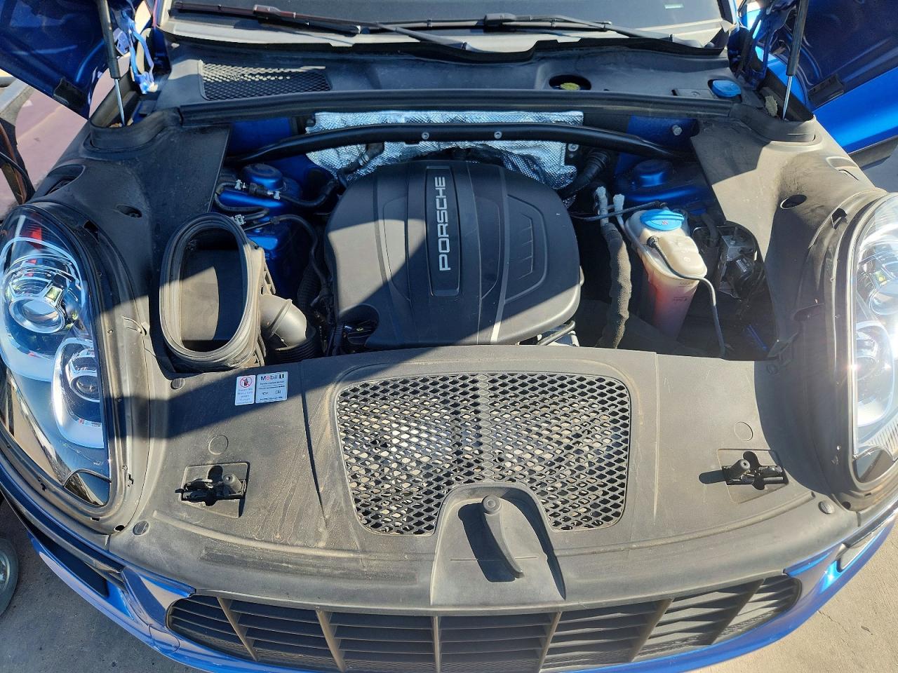 2017 PORSCHE MACAN