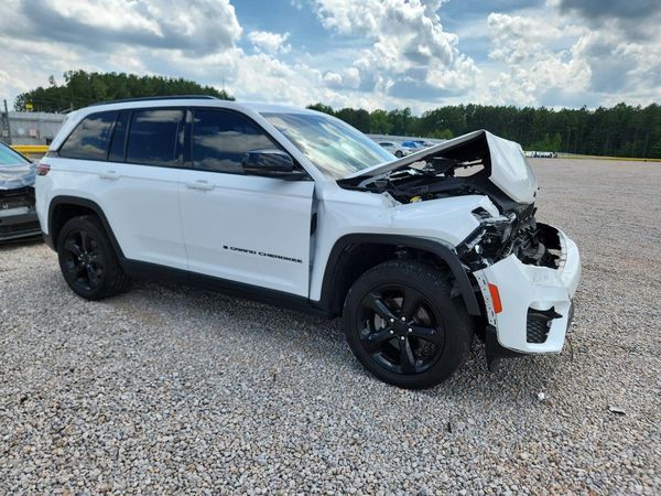 2023 JEEP GRAND CHEROKEE LAREDO 4X2