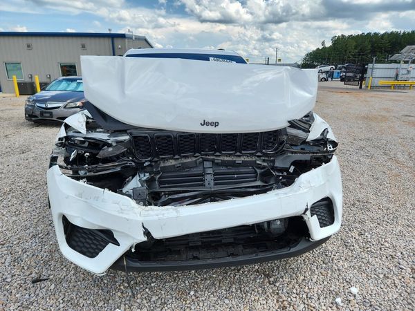 2023 JEEP GRAND CHEROKEE LAREDO 4X2