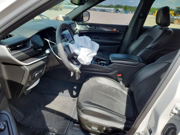 2023 JEEP GRAND CHEROKEE LAREDO 4X2