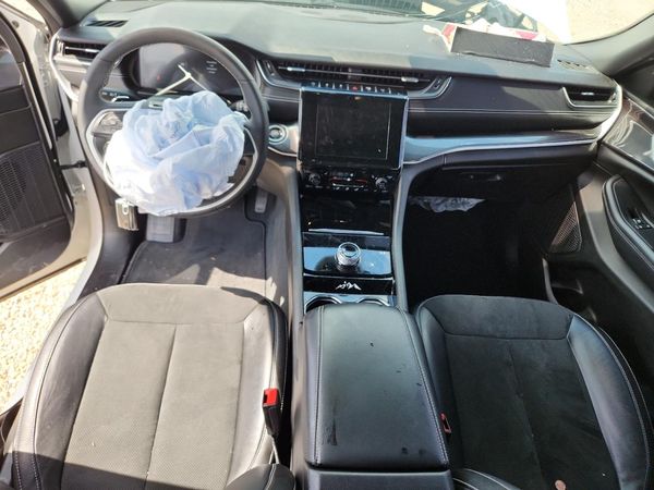 2023 JEEP GRAND CHEROKEE LAREDO 4X2