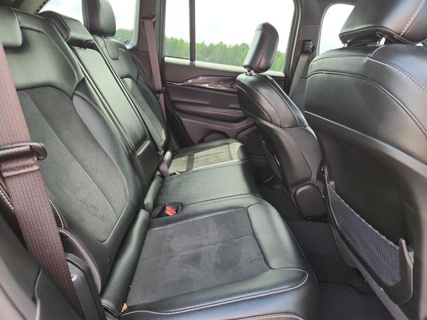 2023 JEEP GRAND CHEROKEE LAREDO 4X2
