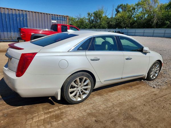 2016 CADILLAC XTS Luxury