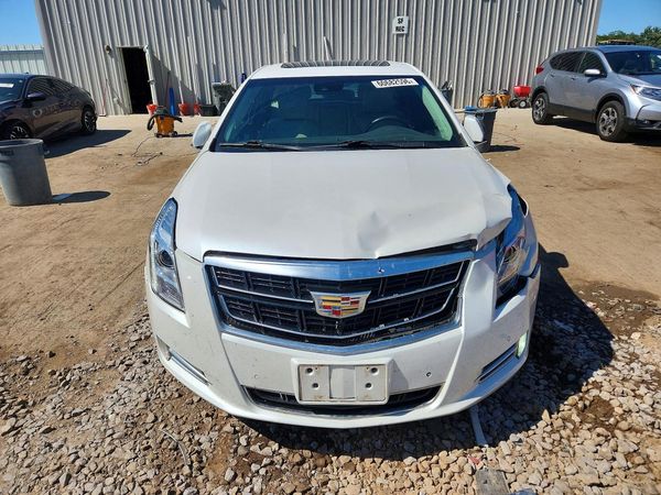 2016 CADILLAC XTS Luxury