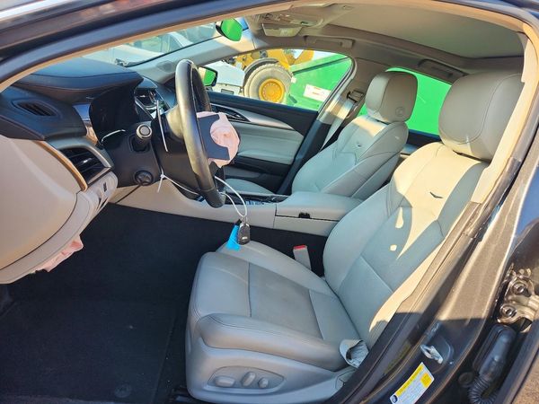 2017 CADILLAC CTS — DENT