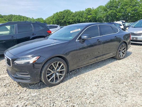 2017 VOLVO S90 Momentum