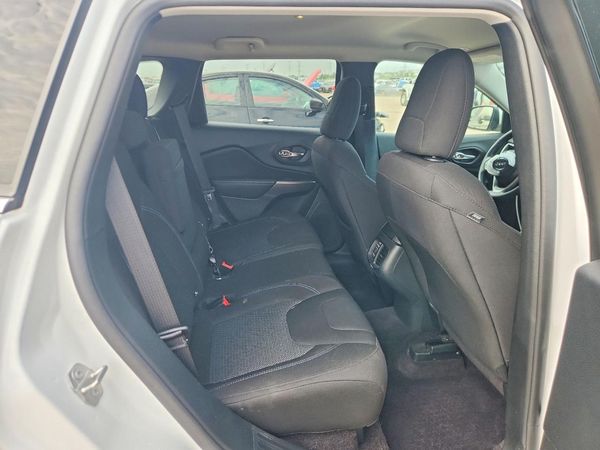 2019 JEEP CHEROKEE LATITUDE 4X4