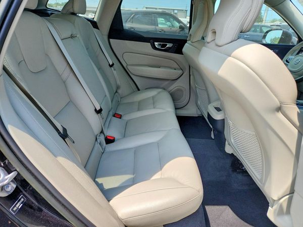 2023 VOLVO XC60 Plus Bright