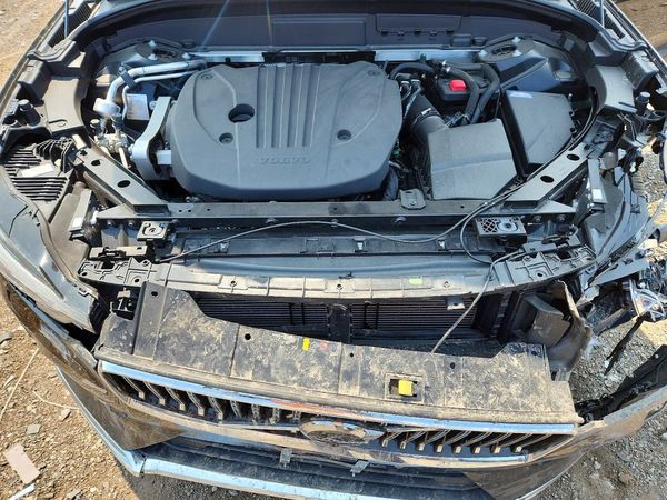 2023 VOLVO XC60 Plus Bright