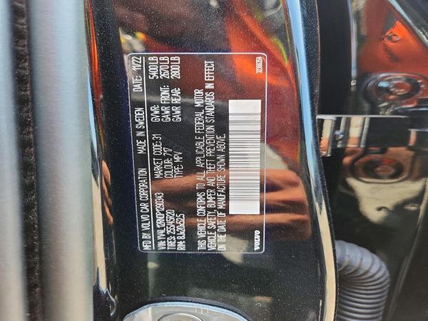 2023 VOLVO XC60 Plus Bright