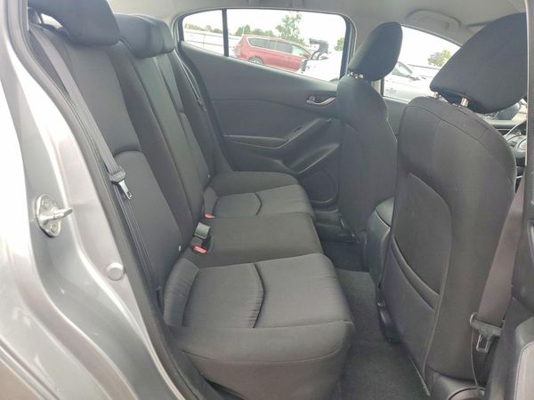 2016 MAZDA 3 SV/Base