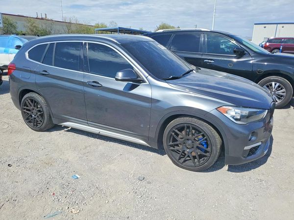 2018 BMW X1 sDrive28i — Passenger 3/4