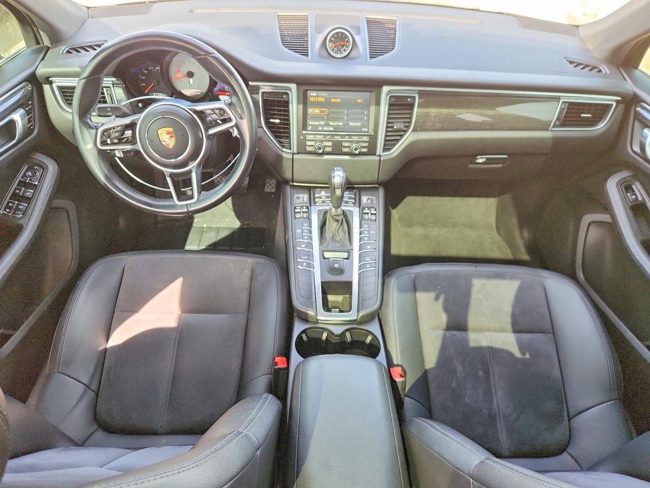 2015 PORSCHE MACAN