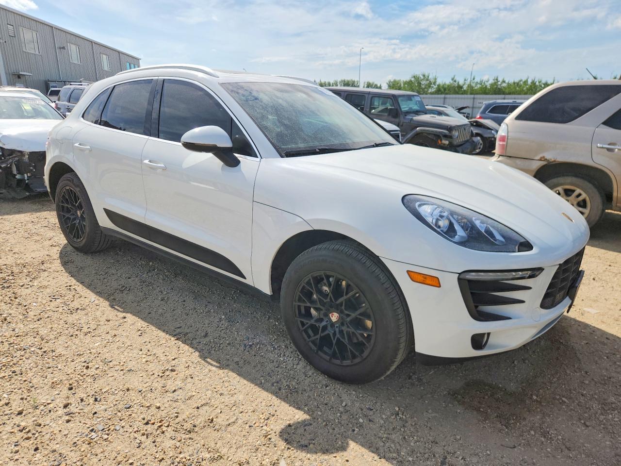 2015 PORSCHE MACAN
