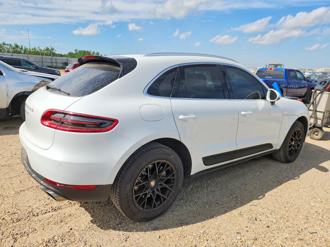 2015 PORSCHE MACAN