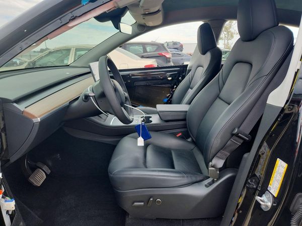 2025 TESLA MODEL Y