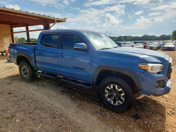2019 TOYOTA TACOMA SR5
