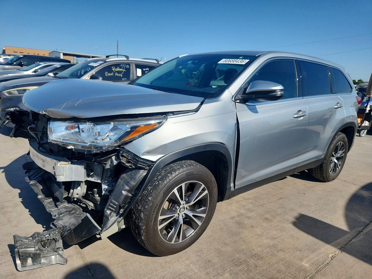 2019 TOYOTA HIGHLANDER LE