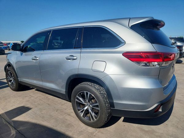 2019 TOYOTA HIGHLANDER LE