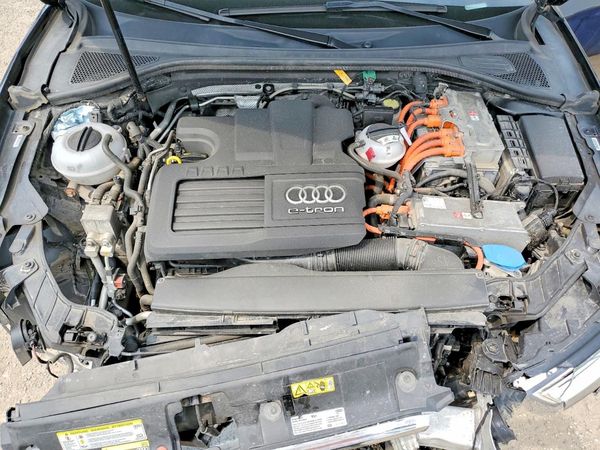 2017 AUDI A3 e-tron Prestige — Engine bay