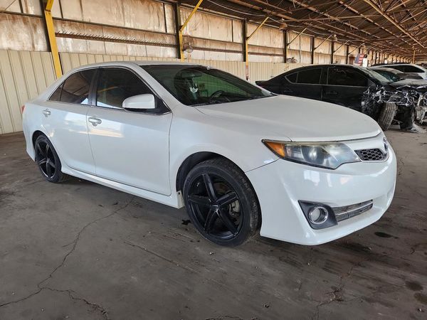 2014 TOYOTA CAMRY