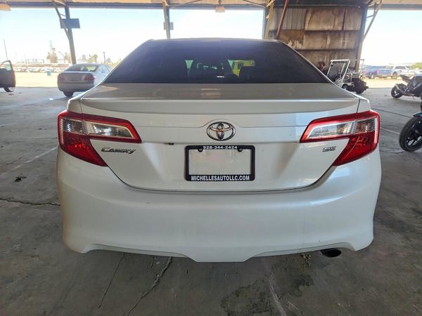 2014 TOYOTA CAMRY