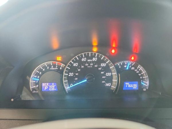 2014 TOYOTA CAMRY