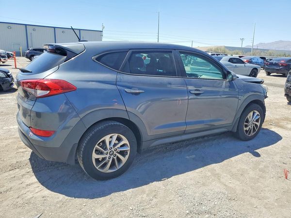 2017 HYUNDAI TUCSON SE (no options)