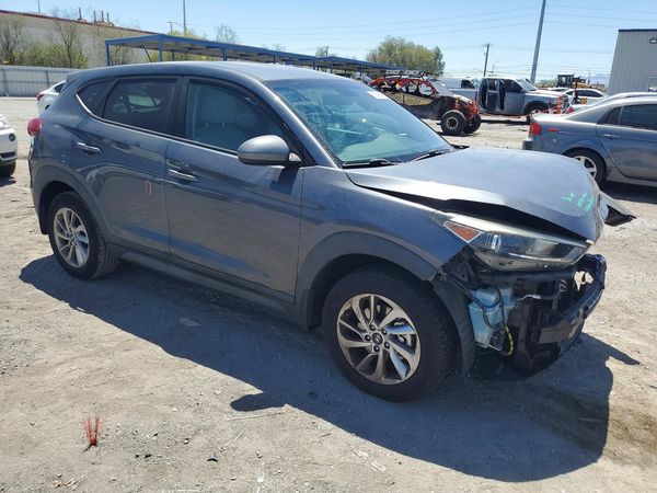 2017 HYUNDAI TUCSON SE (no options)