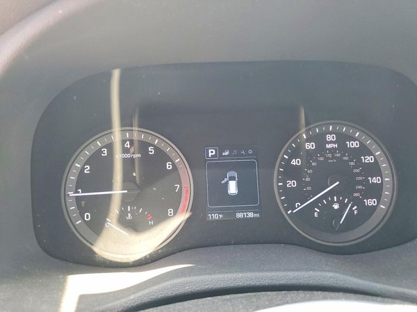 2017 HYUNDAI TUCSON SE (no options)