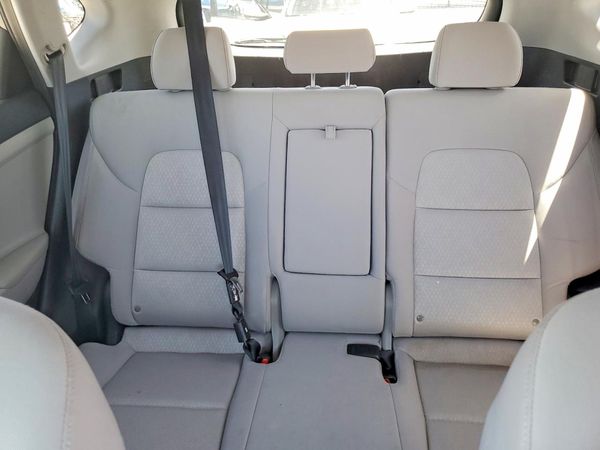 2017 HYUNDAI TUCSON SE (no options)