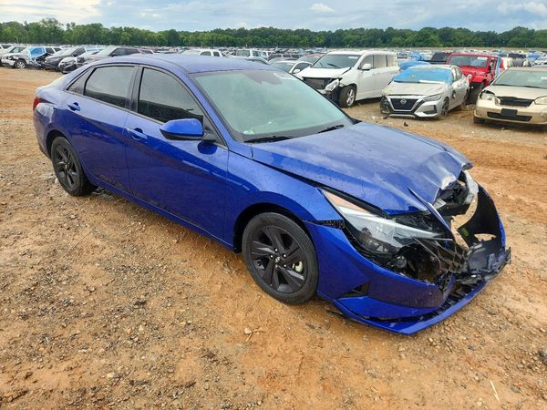 2023 HYUNDAI ELANTRA SEL — Passenger 3/4