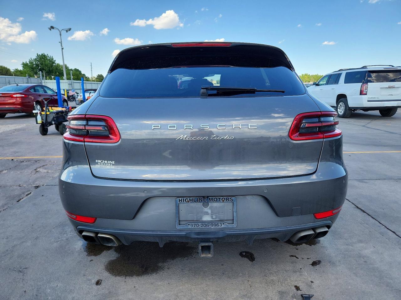 2015 PORSCHE MACAN
