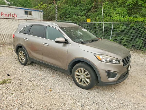 2016 KIA SORENTO L / LX