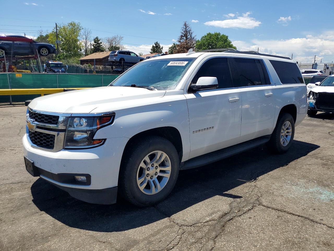 2017 CHEVROLET SUBURBAN LT — Front 3/4