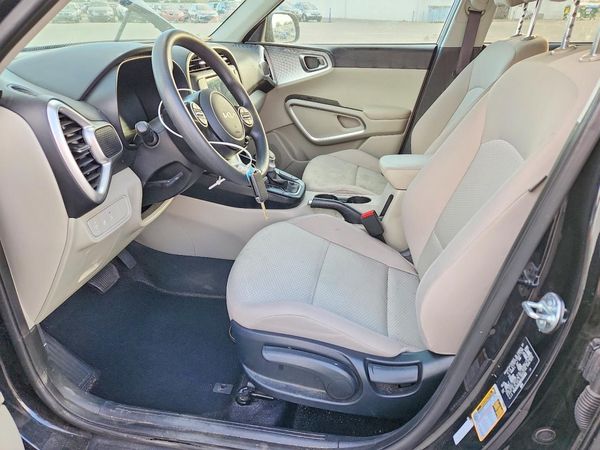 2024 KIA SOUL LX, S