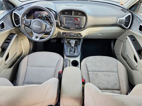 2024 KIA SOUL LX, S
