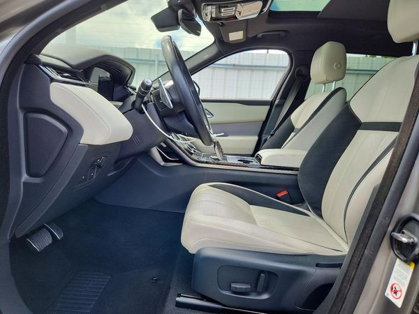 2019 LAND ROVER RANGE ROVER VELAR R-Dynamic SE