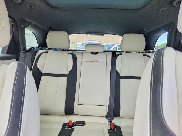 2019 LAND ROVER RANGE ROVER VELAR R-Dynamic SE